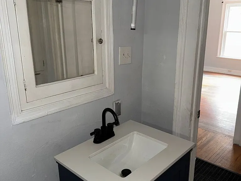 2218 Yancey Ave — Photo 32