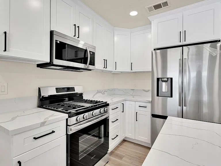 15262 El Centro Rd — Photo 15