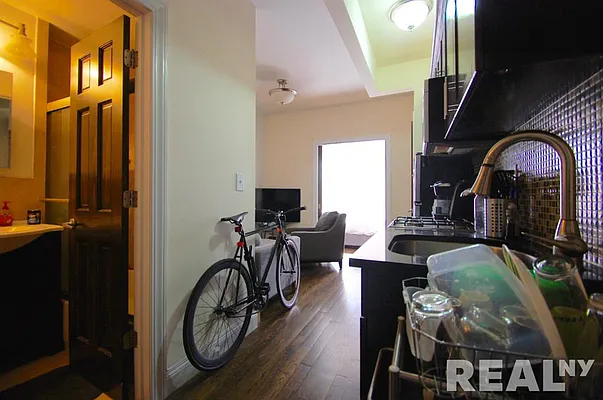 Rented by REAL New York | media 29