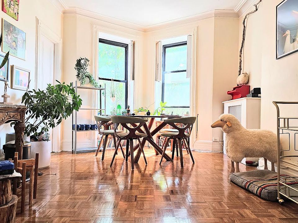 1st image of 249 12th St #3