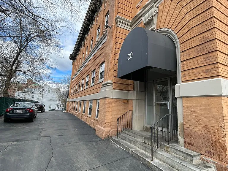 12 Armington St #10 — Photo 8