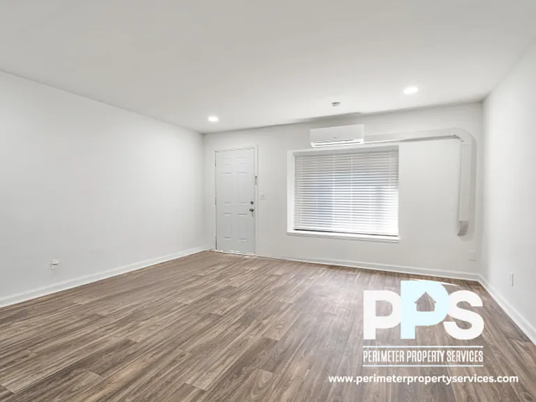 1510-1512-1514 Pine Log Rd NE #1512-J — Photo 9