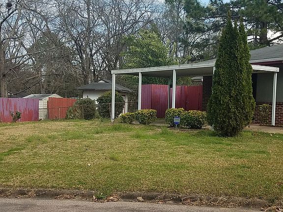2nd image of 1403 Rosewood Dr