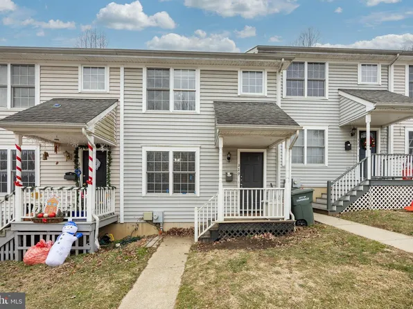 329 Mount Pleasant St, Coatesville, PA 19320