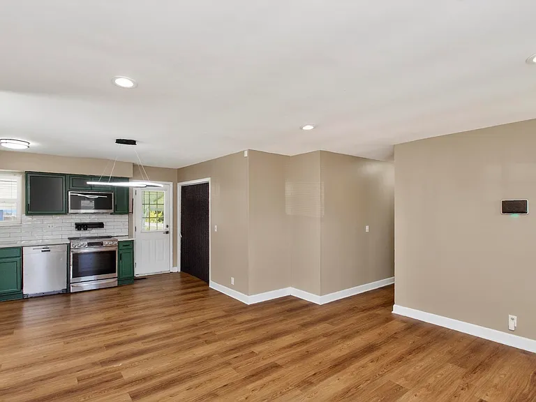 3153 Towne Village Rd — Photo 8