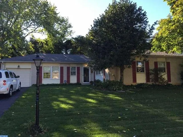 116 Decker Dr photo 1