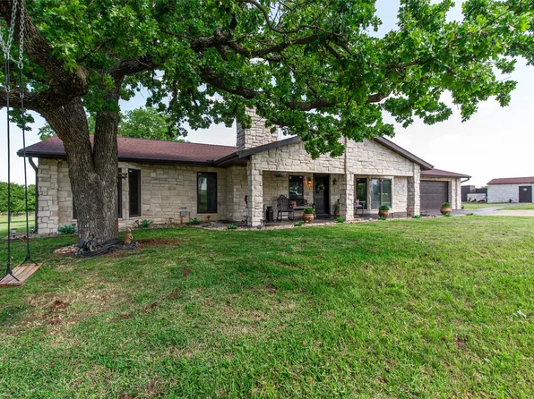 2043 Huddleston Rd, Sunset, TX 76270