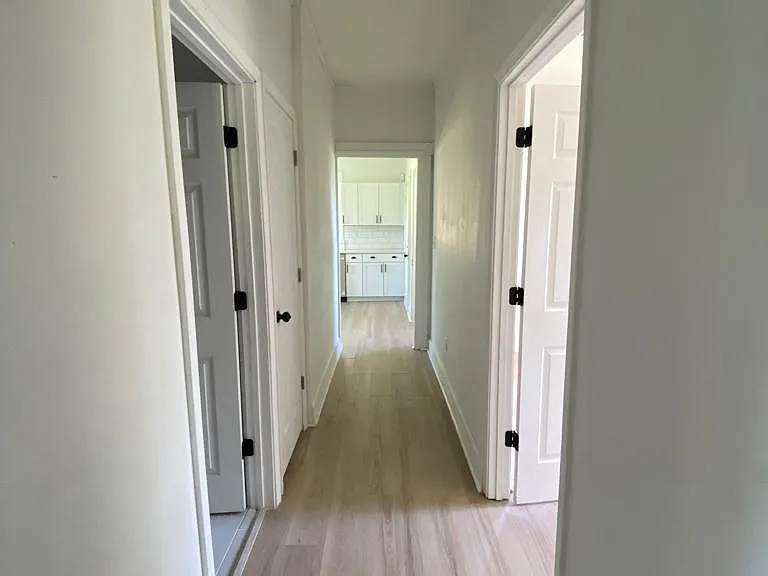 607 Glasgow Rd — Photo 9