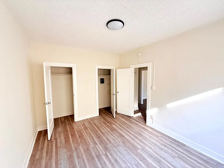 1614 N. Kenmore Avenue — Photo 29