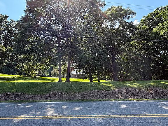 3rd image of 3065 Clydeton Rd