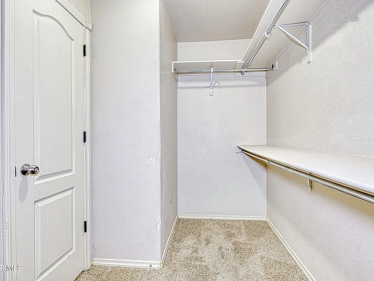 14325 Woods Point Ave — Photo 27