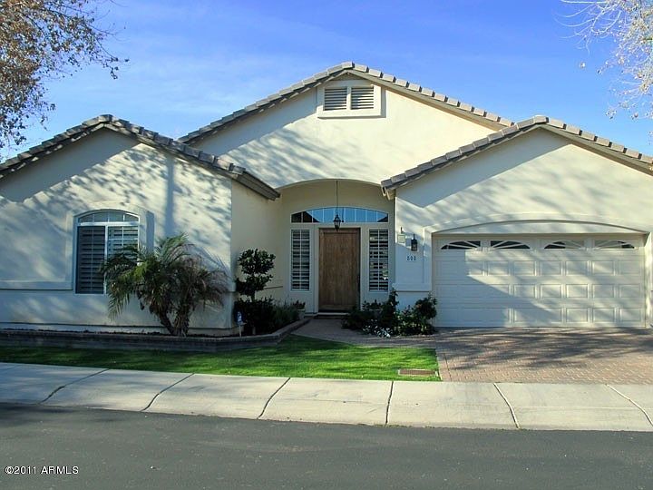 1st image of 808 W Citrus Way