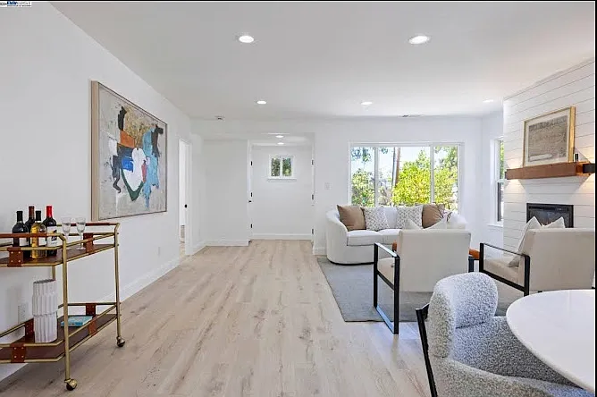 2221 Jefferson Ave — Photo 4
