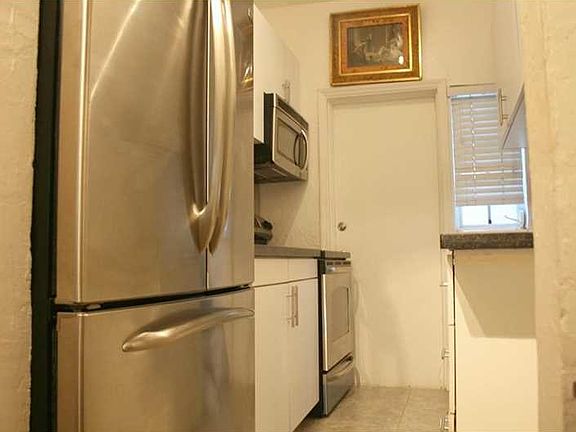 2nd image of 1573 Pennsylvania Ave APT 4