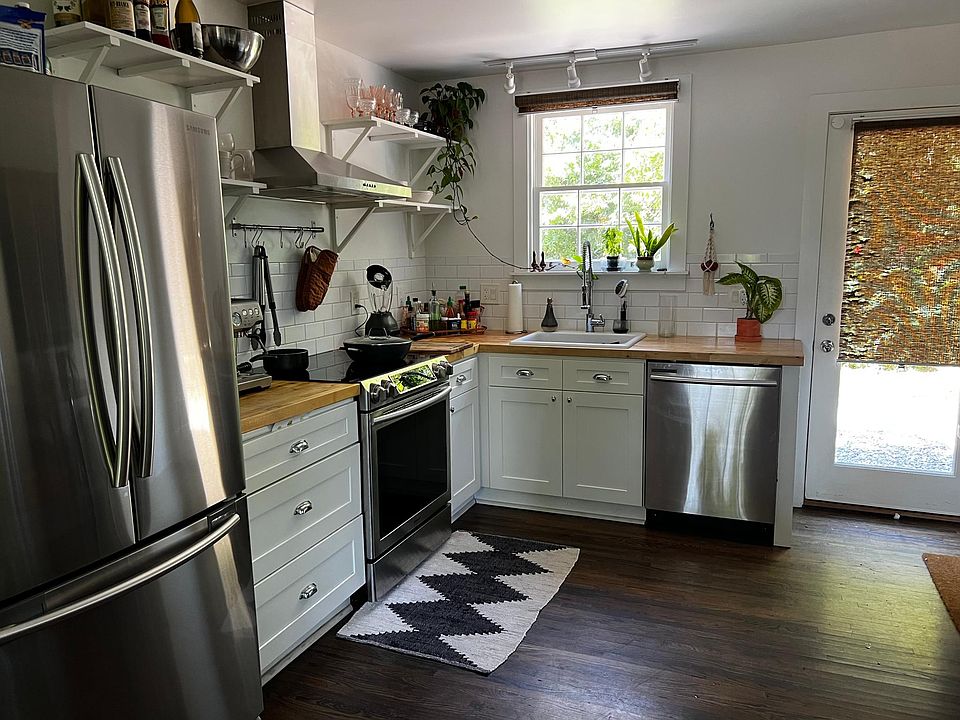 2nd image of 2102 Fernwood Dr