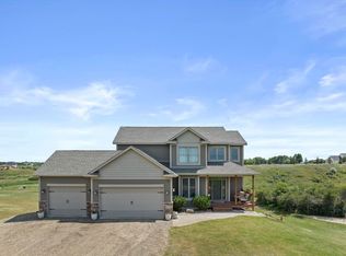 5801 38th St SW, Minot, ND 58701