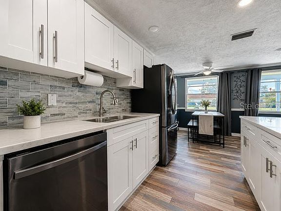 3rd image of 2625 46TH AVENUE N
