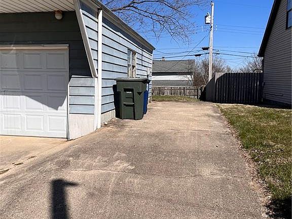 3rd image of 4223 Pleasant View Ave