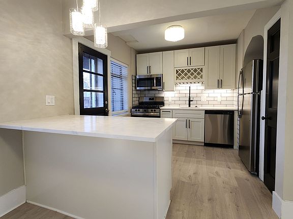 2nd image of 4720 Donovan Ave #2