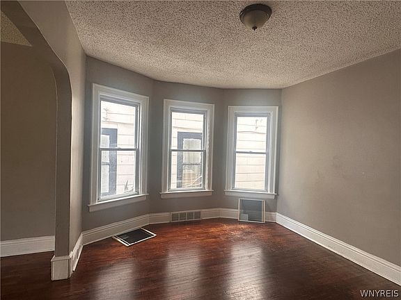5th image of 57 Riverside Ave
