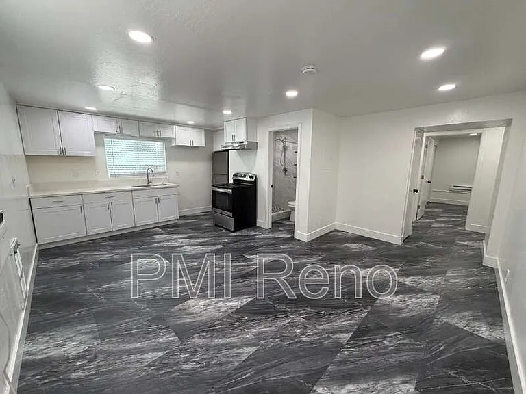 778 Forest St #10 — Photo 5