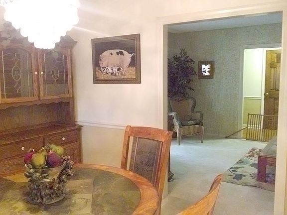 4th image of 607 Woodhill Ct