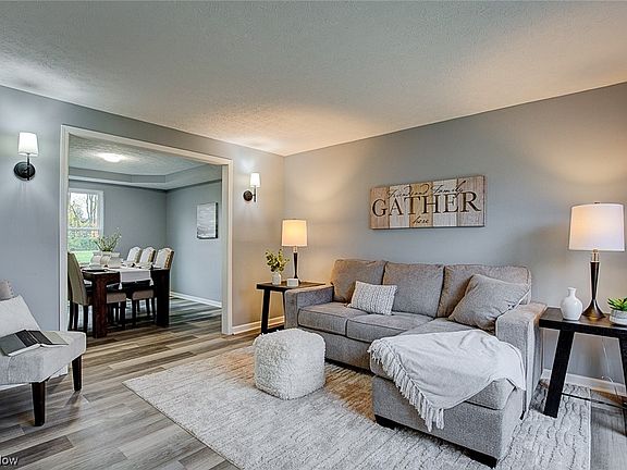 4th image of 557 Westminster Cir