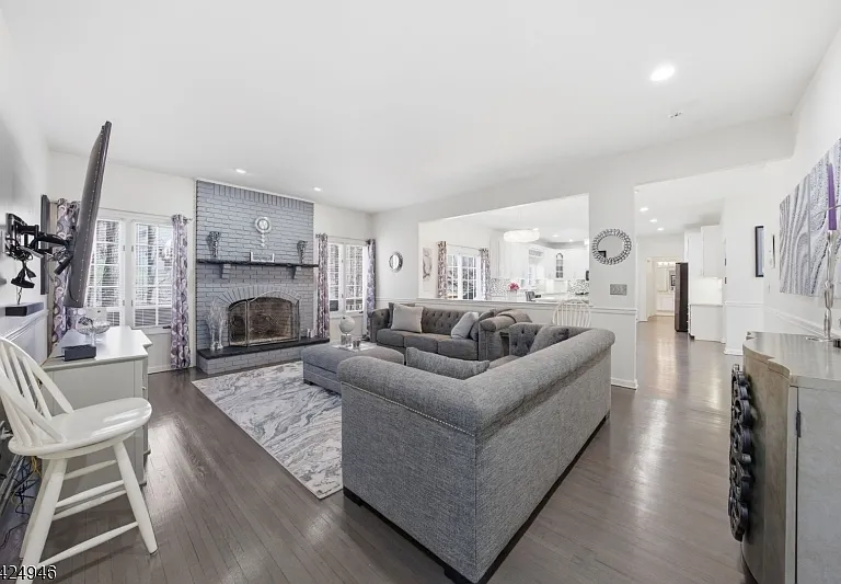 11 Rosewood Ln — Photo 13