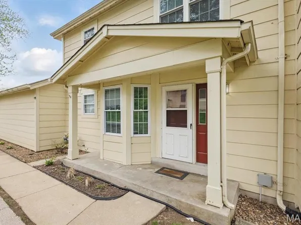 12109 Autumn Lakes Dr, Maryland Heights, MO 63043