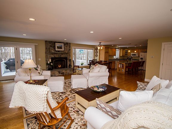 26 Jeffrey-York-Great Room 1