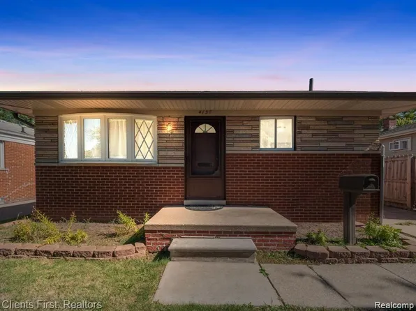 4137 Pelham St, Dearborn Heights, MI 48125