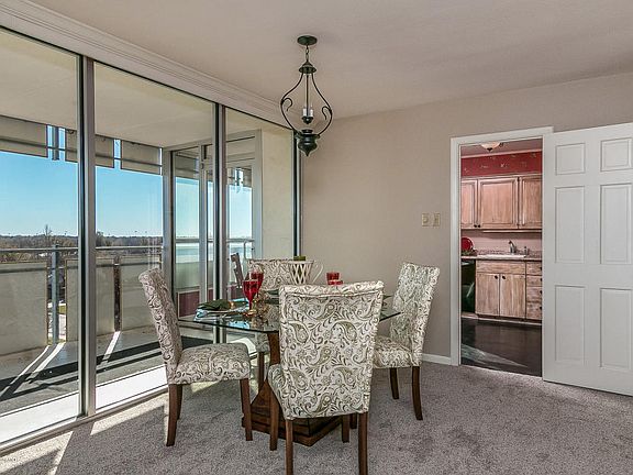 4th image of 2028 S Austin St APT 506