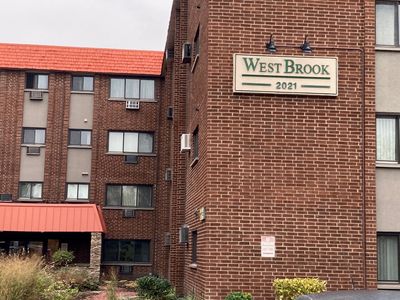 2021 S Wolf Rd APT 409, Hillside, IL, 60162