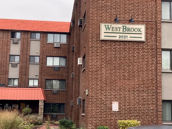 2021 S Wolf Rd APT 409, Hillside, IL 60162