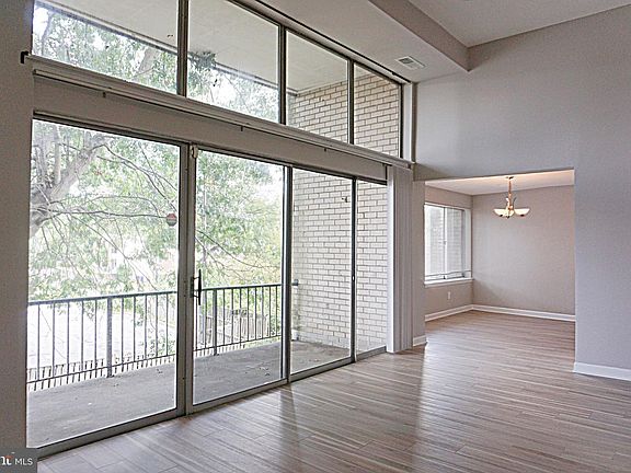 4th image of 2517 Baltimore Rd APT 5