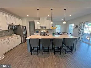 4 bed, 3.5 bath, 3250 sqft, $3,400 — Photo 4