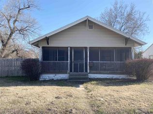 801 W 17th Ave, Hutchinson, KS 67501