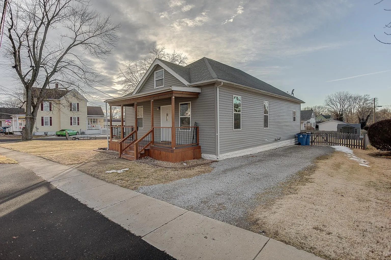 319 S Long St photo 1