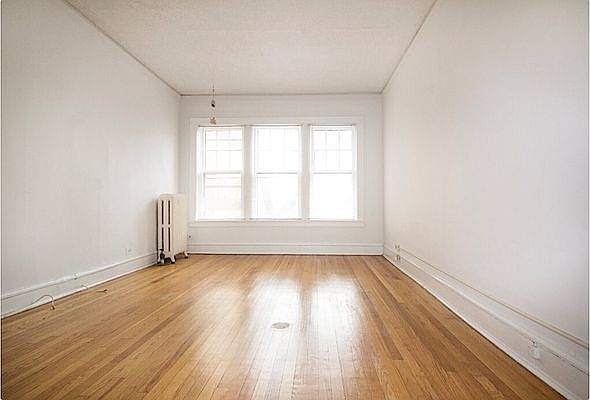 2nd image of 250 E 10th St #4