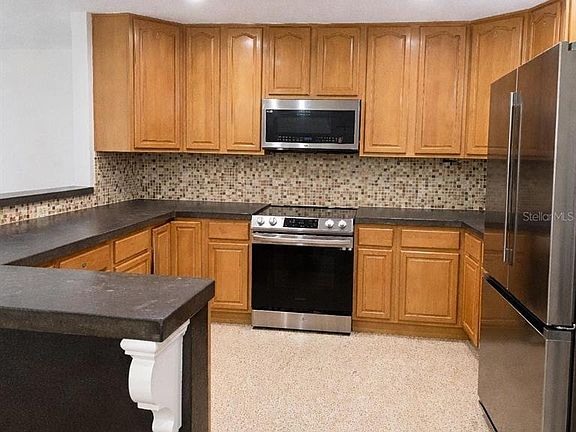 5th image of 2218 8th Ave SW