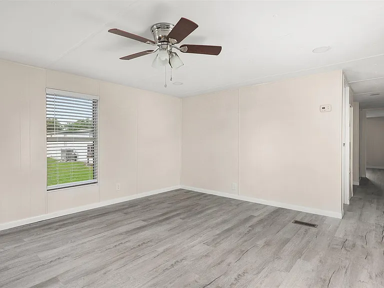 2222 N Austin Ave #18 — Photo 11