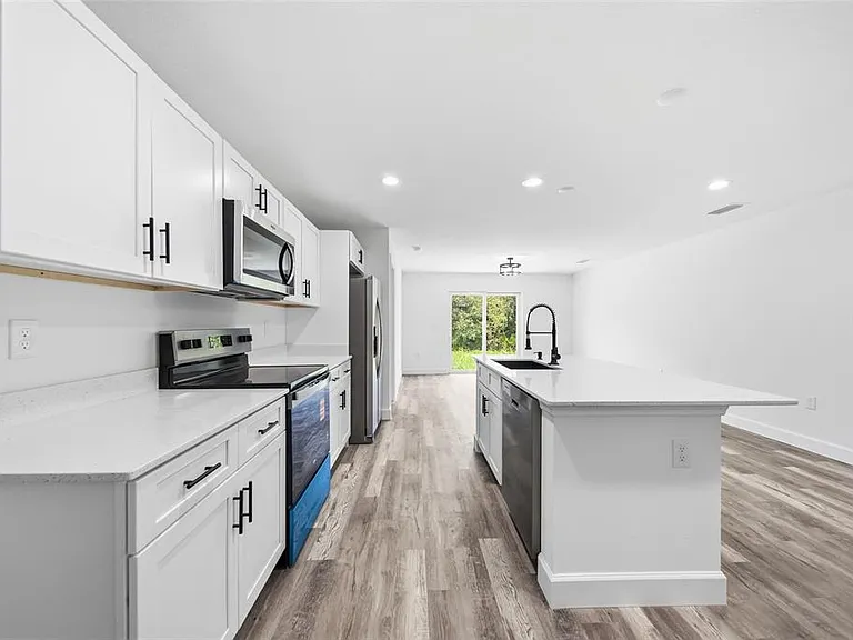 17180 Drayton Ln — Photo 9