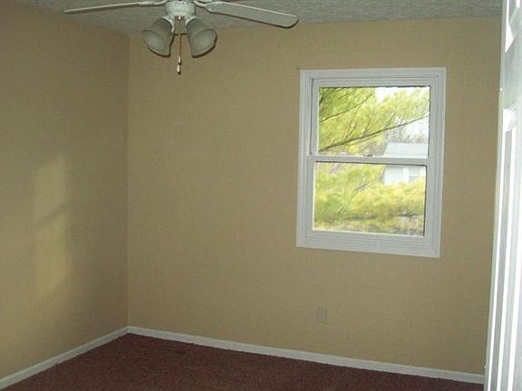 4th image of 4049 Bennett Dr