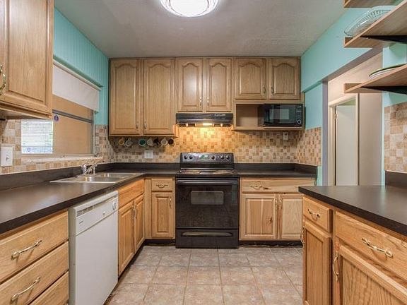 5th image of 1305 W Rambla St