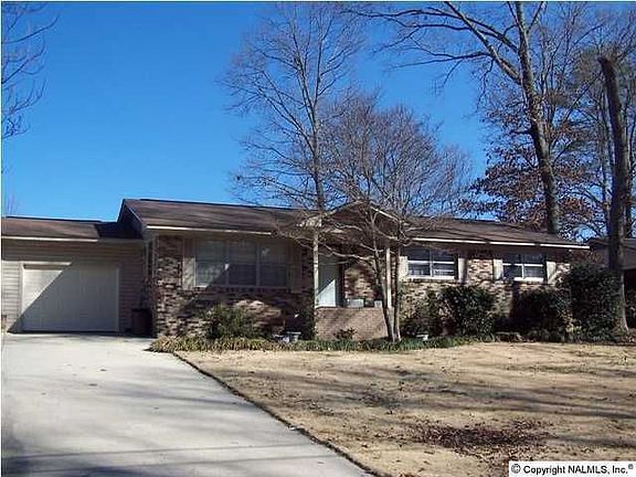 2nd image of 210 Dogwood Dr