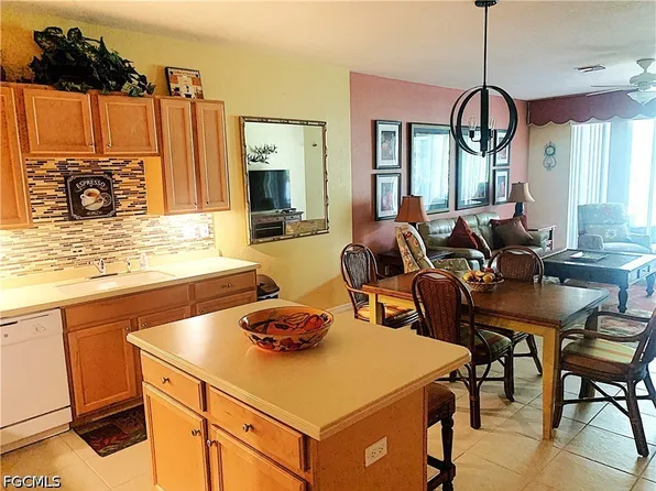 14961 Reflection Key Cir APT 412, Fort Myers, FL 33907