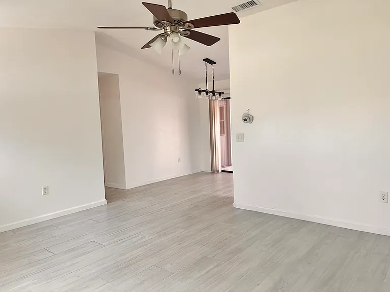 2420 Briar Oak Cir — Photo 40