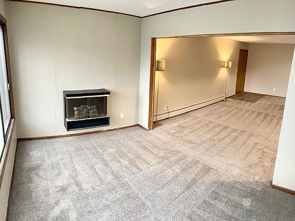 3rd image of 3076 Lexington Ave N APT C2
