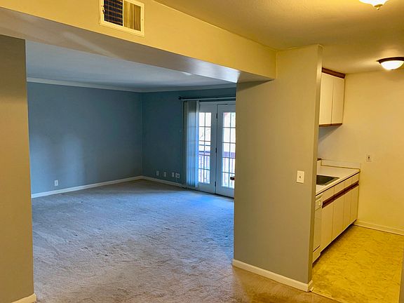 5th image of 1905 Tall Oaks Dr #26