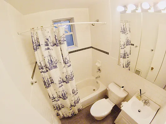 Rented by Avenues Real Estate | media 27